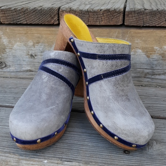 sanita clogs 39